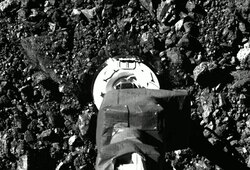 Как OSIRIS-REx брал пробу грунта астероида Бенну: фото и видео